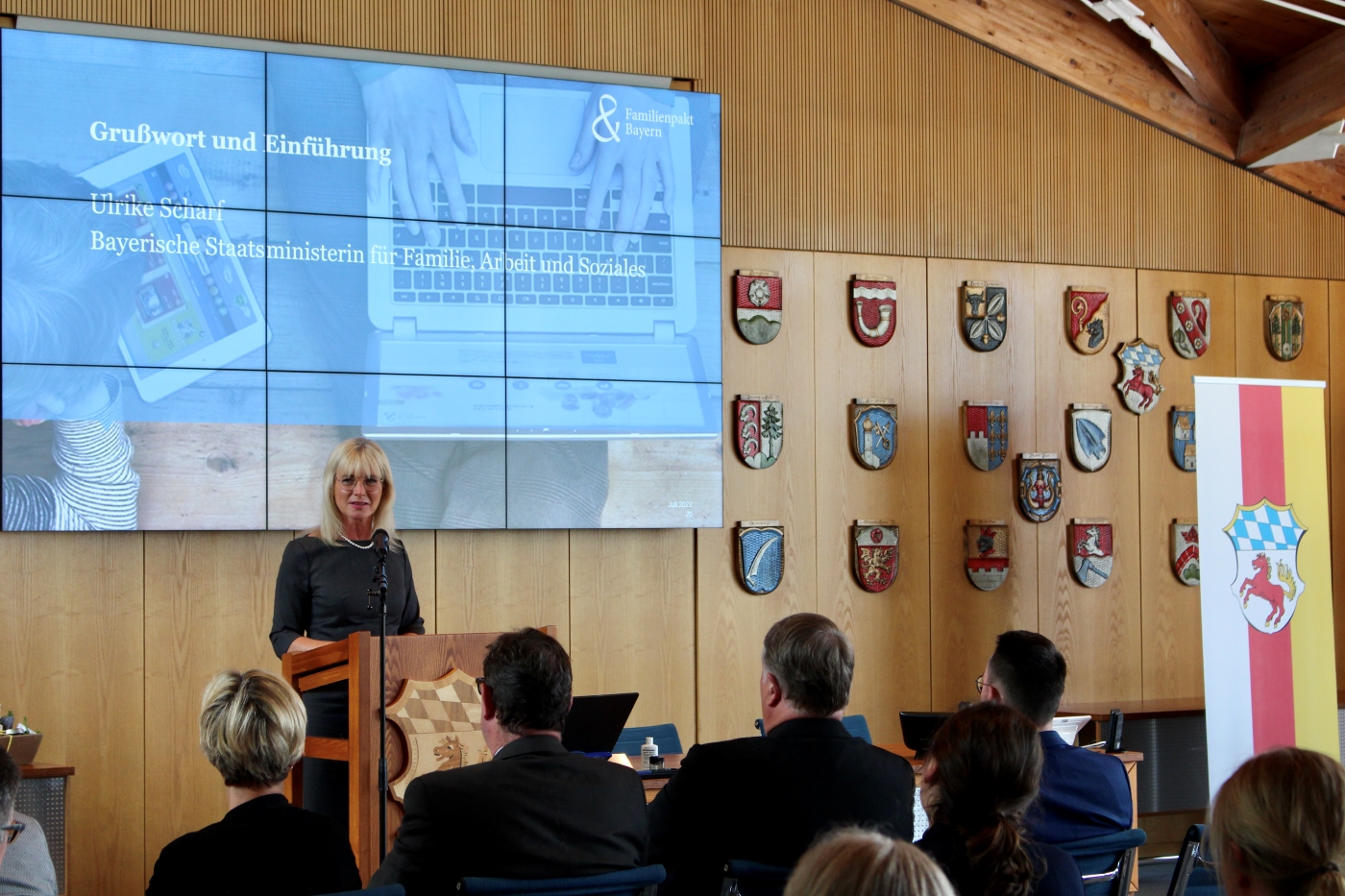 IMG 1313 Staatsministerin Scharf