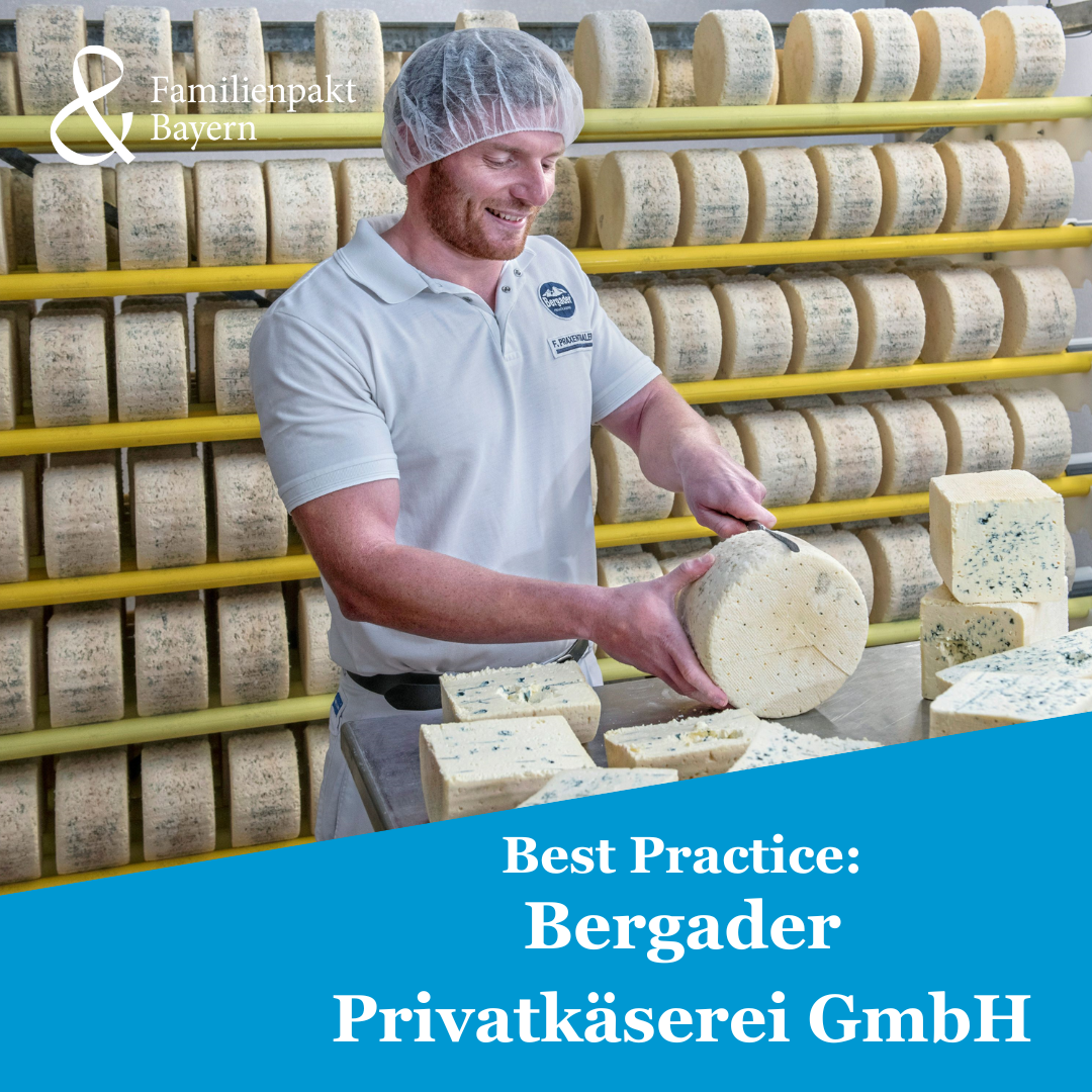 Ein Bild mit einem Mitarbeiter in der Käserei