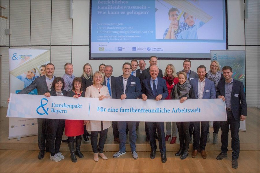 Der Familienpakt Im Landkreis Landsberg Am Lech Familienpakt Bayern